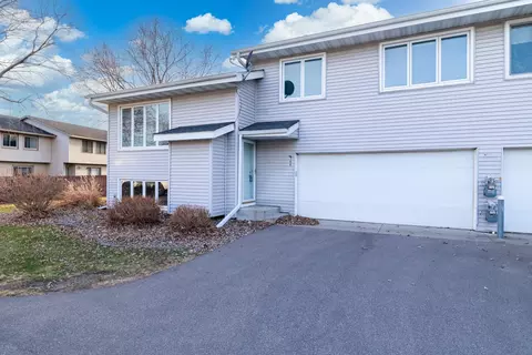 6744 Foliage Ct W, Rosemount, MN 55068