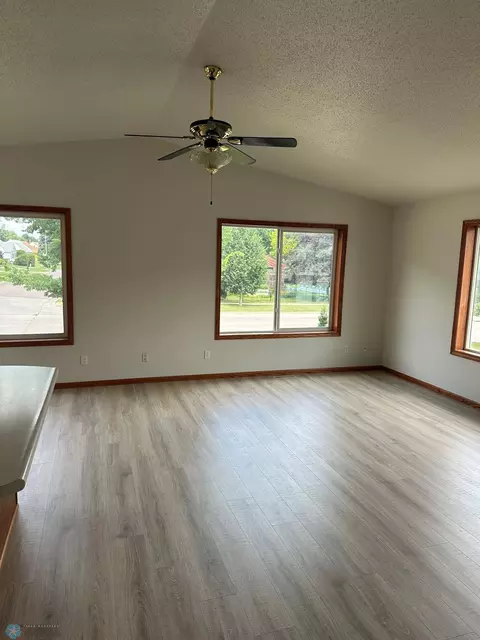2126 5th Ave S, Fargo, ND 58103 photo 9
