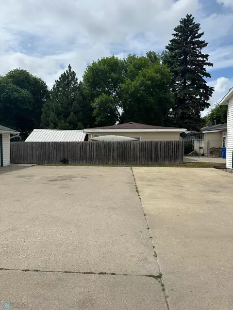 2126 5th Ave S, Fargo, ND 58103 photo 5