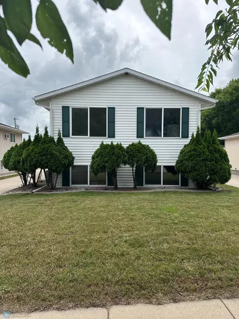 2126 5th Ave S, Fargo, ND 58103 photo 2