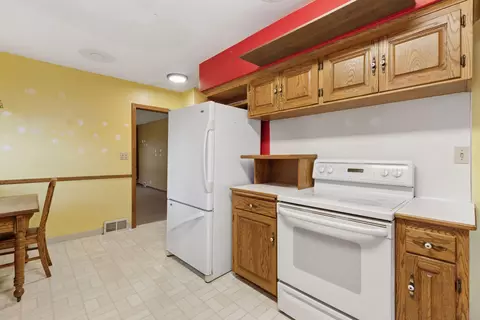 Kitchen - 8506 E River Rd NW, Coon Rapids, MN 55433 photo 4 of 4