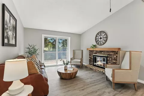 9188 Neill Lake Rd, Eden Prairie, MN 55347