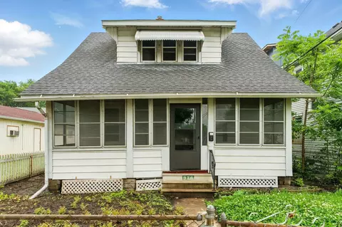 976 Forest St, Saint Paul, MN 55106