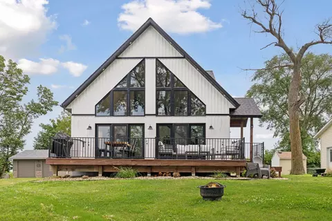 17959 Roberds Lake Blvd, Faribault, MN 55021