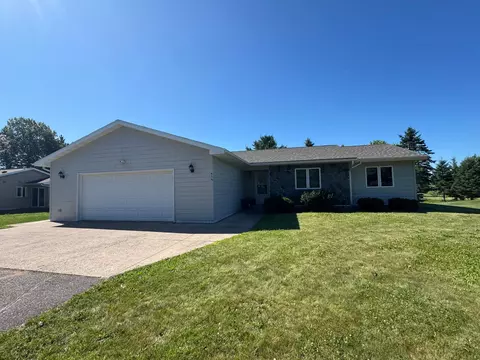 516 2nd St NW, Hinckley, MN 55037