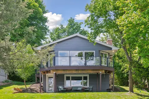 4450 Forest Lake Lndg, Mound, MN 55364