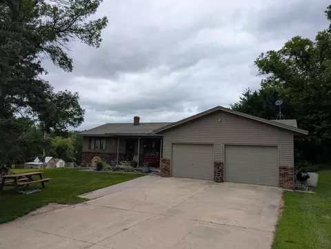 30536 Lexington Rd, Le Sueur, MN 56058