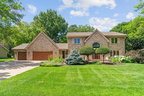 3675 Woodland Trl, Eagan, MN 55123