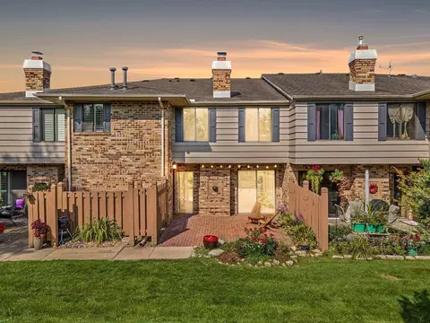 3720 Independence Ave S #92, Saint Louis Park, MN 55426