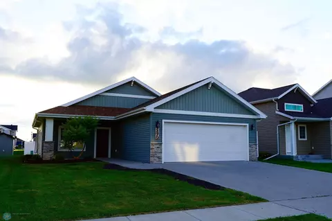 7479 18th St S, Fargo, ND 58104