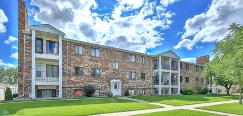 341 Prairiewood Cir S #301, Fargo, ND 58103