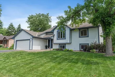 6720 Quantico Ln N, Maple Grove, MN 55311