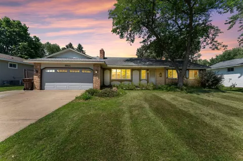 8844 75th St S, Cottage Grove, MN 55016