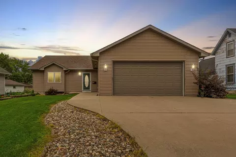 311 Common St, Waterville, MN 56096 photo 2