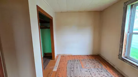 Bedroom - 142 E 4th St, Red Wing, MN 55066 photo 3 of 5
