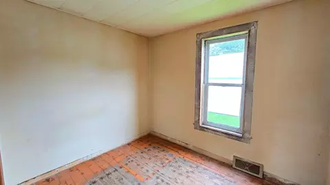 Bedroom - 142 E 4th St, Red Wing, MN 55066 photo 2 of 5