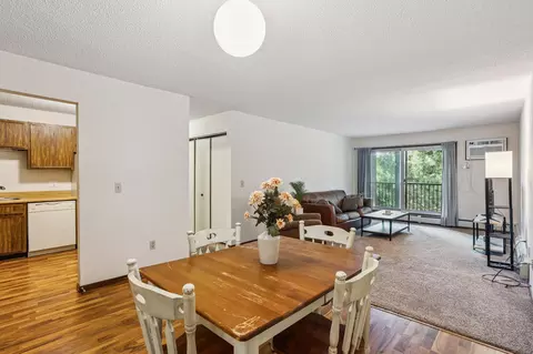 1700 Four Oaks Rd #327, Eagan, MN 55121 photo 2