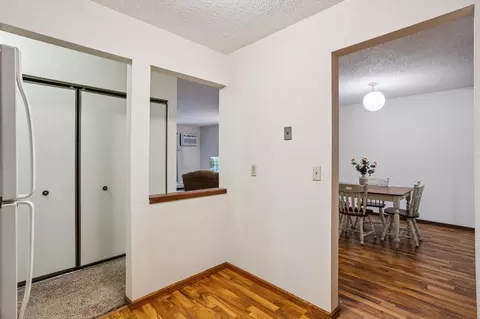 1700 Four Oaks Rd #327, Eagan, MN 55121 photo 10