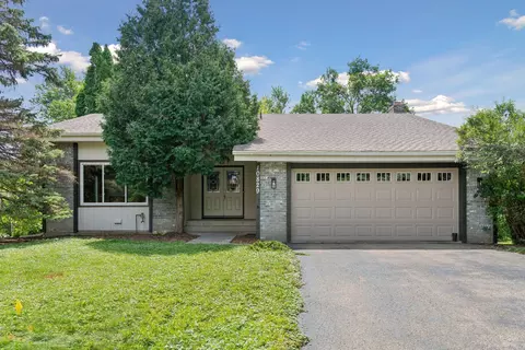 10829 Forestview Cir, Eden Prairie, MN 55347