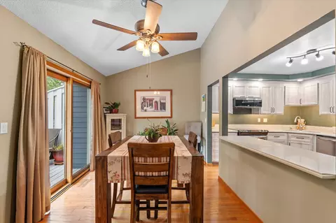 9357 Nesbitt Rd, Bloomington, MN 55437 photo 8