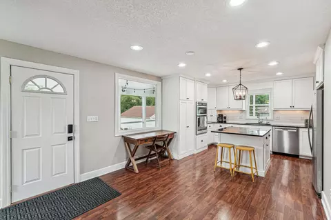 Entry Way - 18160 Echo Ave, Faribault, MN 55021 photo 1 of 2