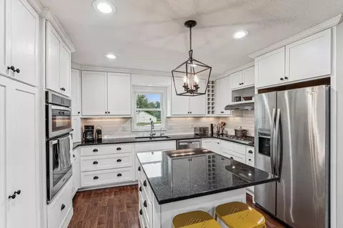 Kitchen - 18160 Echo Ave, Faribault, MN 55021 photo 3 of 5