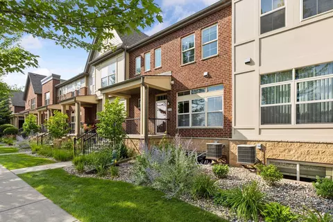 12274 Lakeview Dr N, Maple Grove, MN 55369