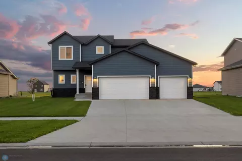 10159 Burgundy Dr, Horace, ND 58047