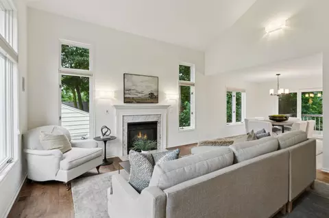 240 W Point Rd, Tonka Bay, MN 55331 photo 2