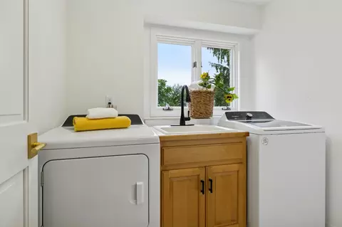 240 W Point Rd, Tonka Bay, MN 55331 photo 15