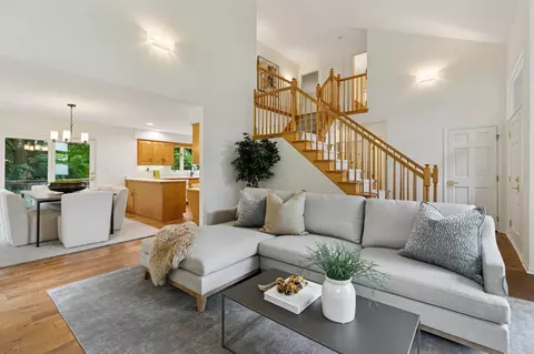 240 W Point Rd, Tonka Bay, MN 55331 photo 5