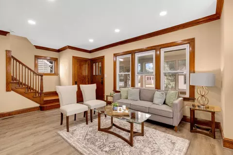 1273 Margaret St, Saint Paul, MN 55106