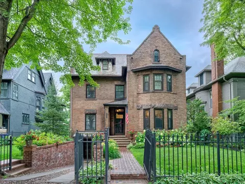 506 Grand Hl, Saint Paul, MN 55102