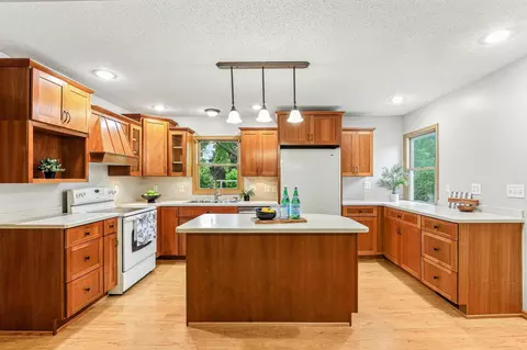 13244 Irving Ave S, Burnsville, MN 55337
