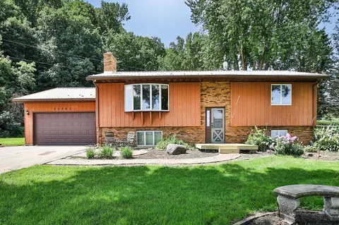 22365 519th Ave, Lake Crystal, MN 56055