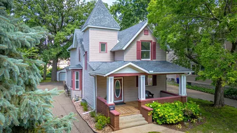 225 Isabel St W, Saint Paul, MN 55107