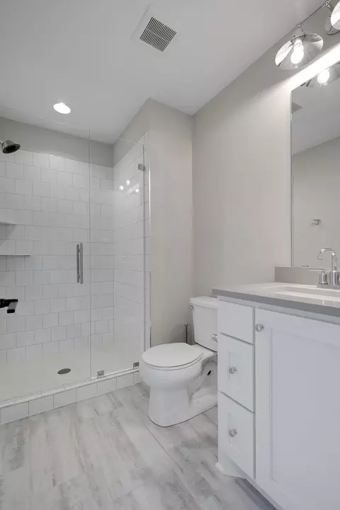 Bath - 5841 Robert Rd, Independence, MN 55359 photo 4 of 7