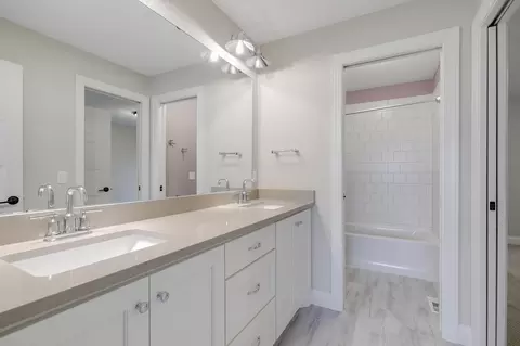 Bath - 5841 Robert Rd, Independence, MN 55359 photo 5 of 7