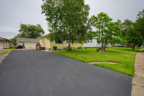 229 Wyandotte Rd, Hoyt Lakes, MN 55750