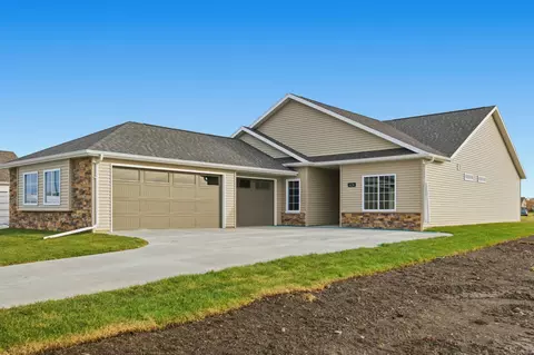 6230 21st St S, Fargo, ND 58104