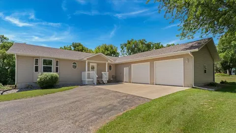 906 E Lake St, Osakis, MN 56360 photo 6