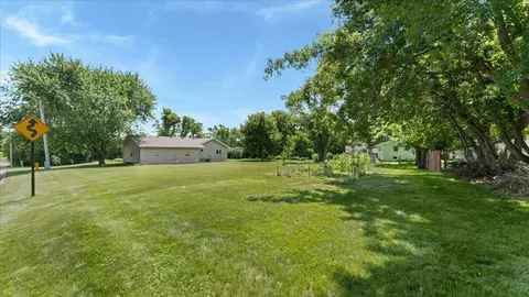906 E Lake St, Osakis, MN 56360 photo 5
