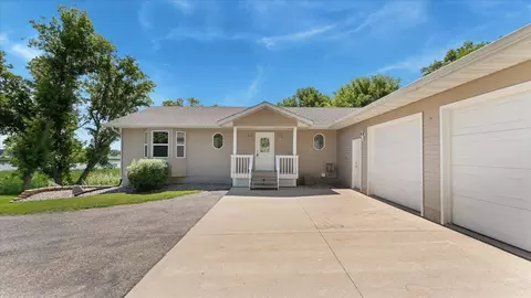 906 E Lake St, Osakis, MN 56360 photo 7