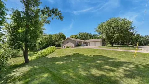 906 E Lake St, Osakis, MN 56360