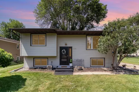 1196 Tyler St S, Shakopee, MN 55379