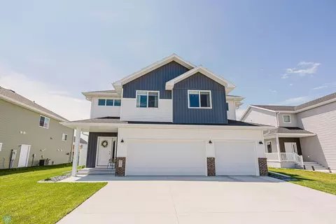 7351 28th St S, Fargo, ND 58104