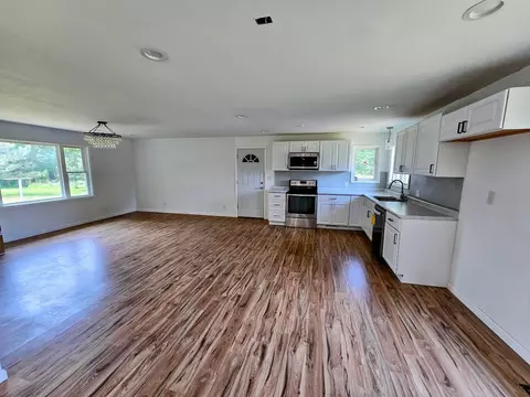 Living - 229 E Oak St, Tyler, MN 56178 photo 4 of 10