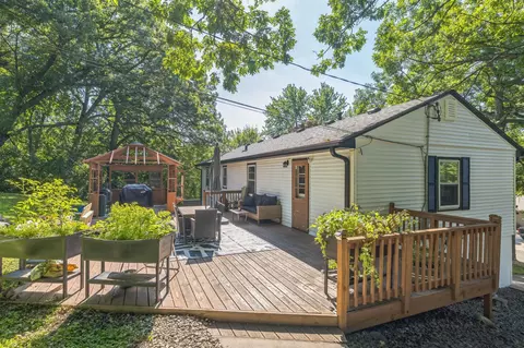 11908 James Rd, Hopkins, MN 55343