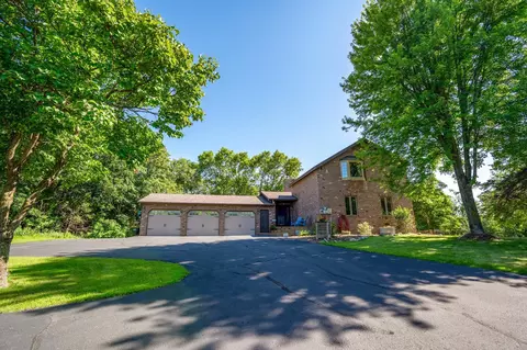 11661 County Road 40 NE, New London, MN 56273