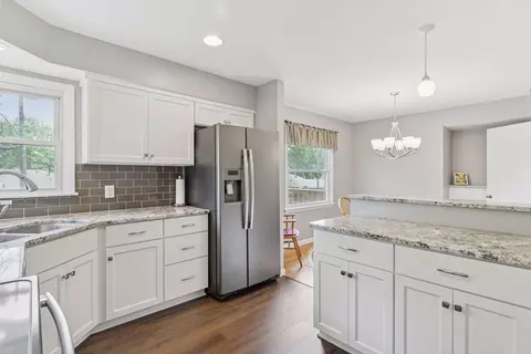 7005 Cedar Lake Rd S, Saint Louis Park, MN 55426
